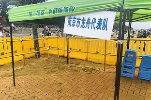 获胜功臣！赛斯-库里11中7高效拿到18分